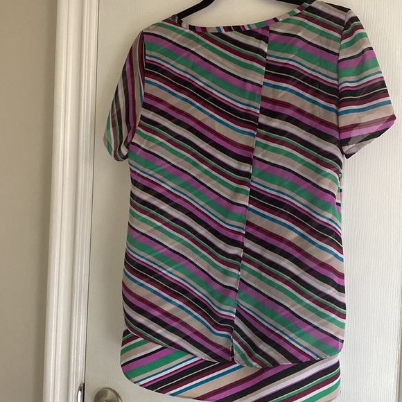 Dana Buchman Striped blouse -Medium. Top with polyester lining. Great condition - Picture 2 of 2